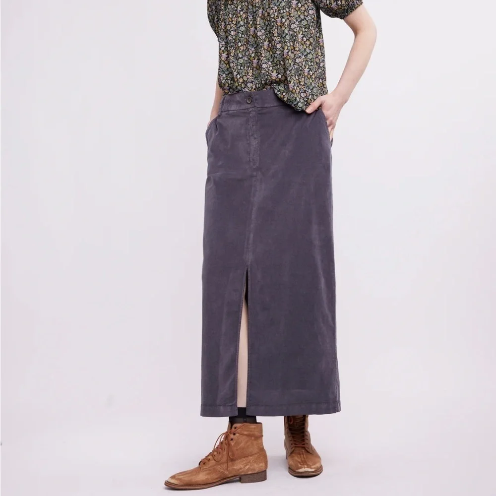 NWOT Gray corduroy midi skirt with a split sz xs